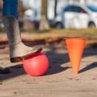 de beweegbox speelbal pylonnen