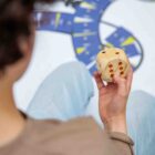 beweegbox houten dobbelstenen